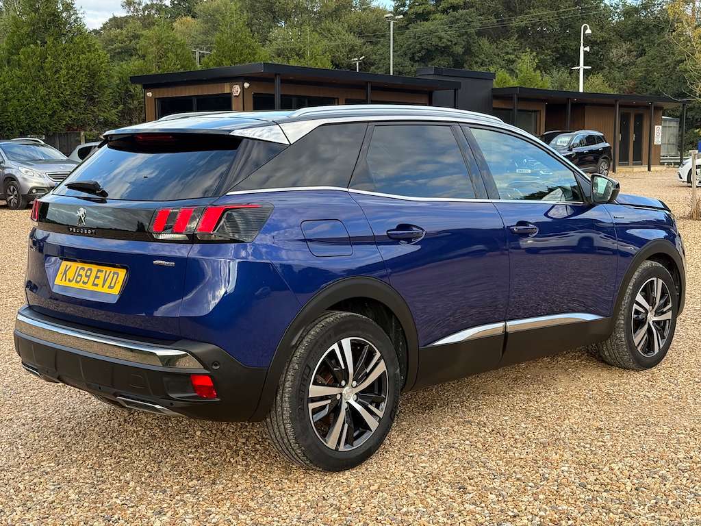 2020 PEUGEOT 3008 2020 PEUGEOT 3008