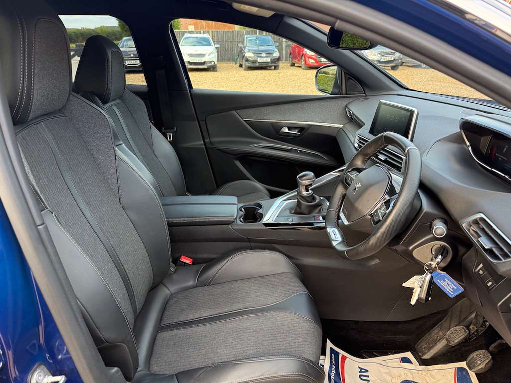 2020 PEUGEOT 3008 2020 PEUGEOT 3008