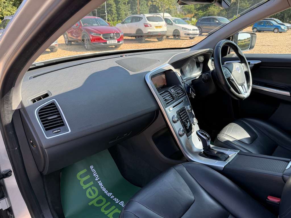 2017 VOLVO XC60 2017 VOLVO XC60