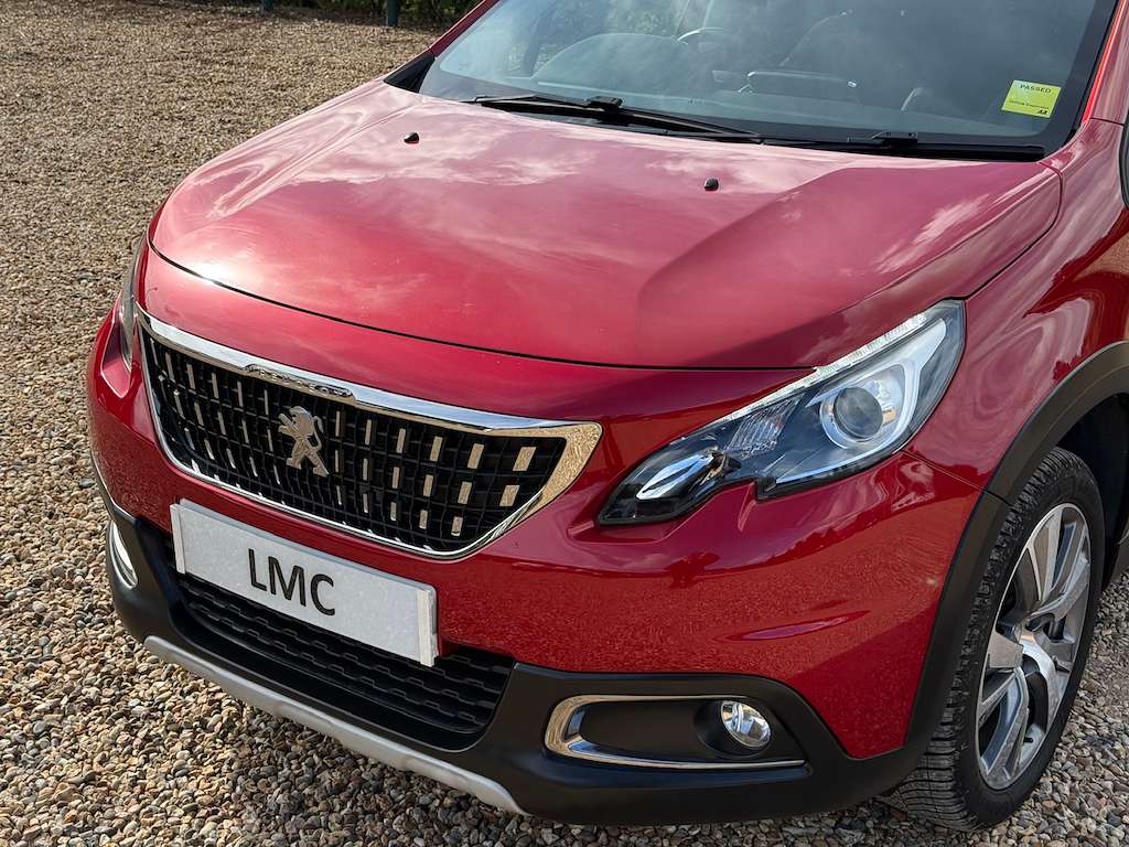 A 2019 PEUGEOT 2008 1.2 PureTech Allure Premium SUV 5dr Petrol Manual A 2019 PEUGEOT 2008 1.2 PureTech Allure Premium SUV 5dr Petrol Manual