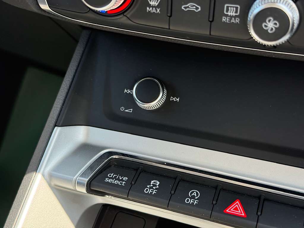 2019 AUDI Q3 2019 AUDI Q3