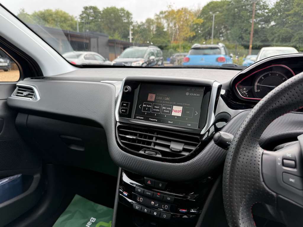 2018 PEUGEOT 2008 2018 PEUGEOT 2008