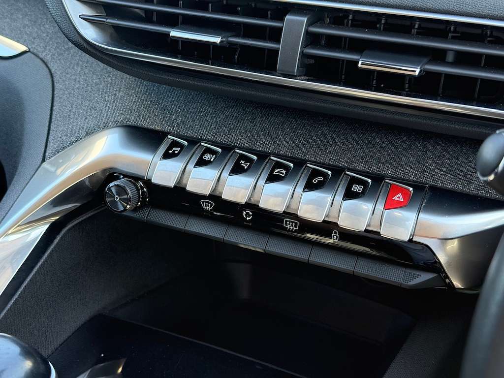 2018 PEUGEOT 5008 2018 PEUGEOT 5008