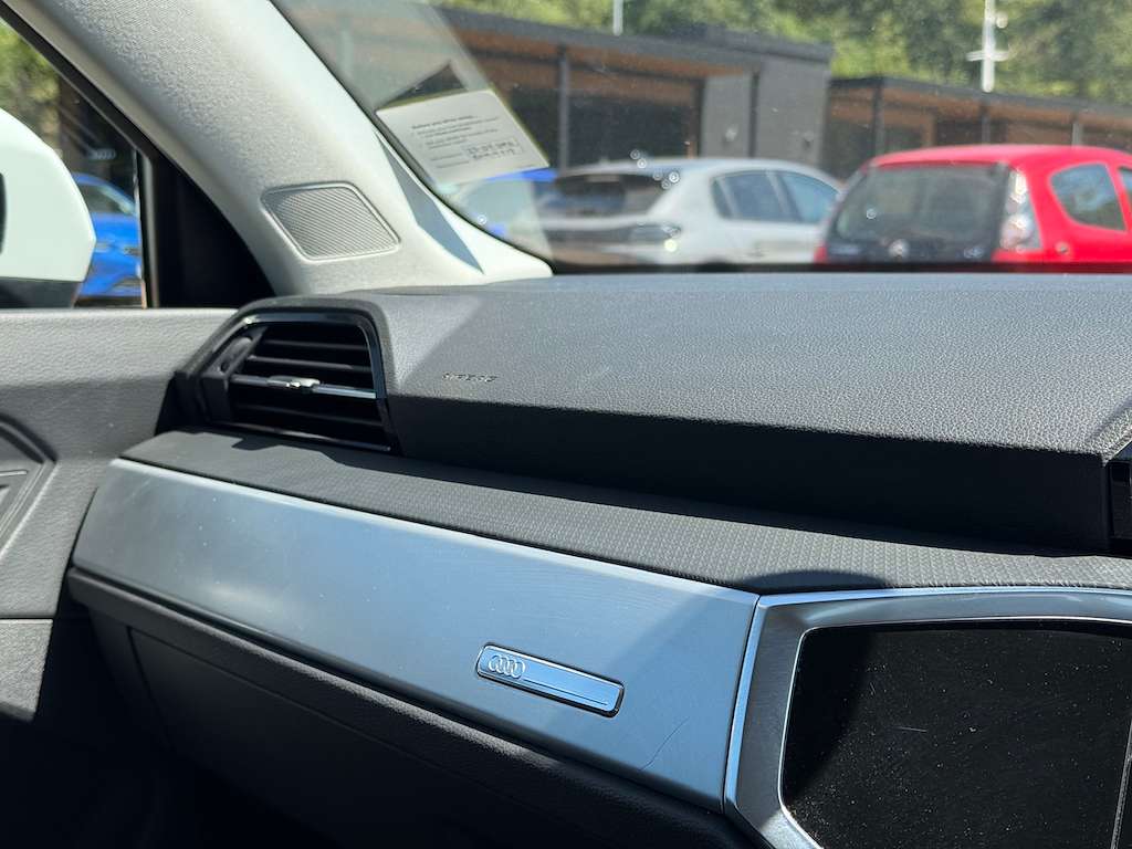 2019 AUDI Q3 2019 AUDI Q3