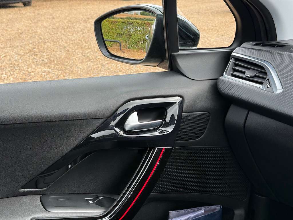 2018 PEUGEOT 2008 2018 PEUGEOT 2008