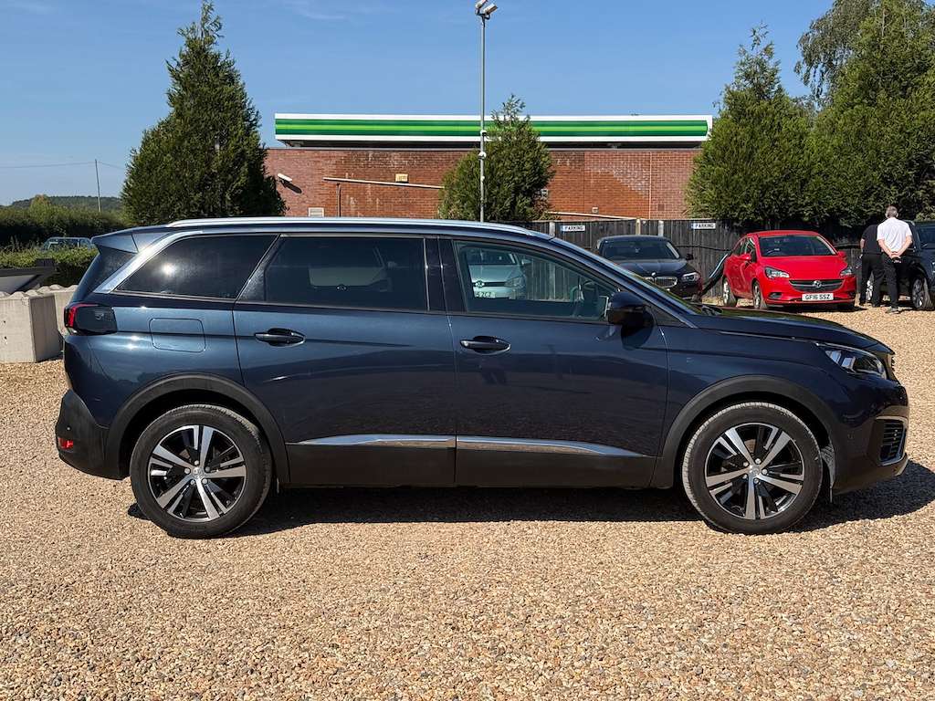 2018 PEUGEOT 5008 2018 PEUGEOT 5008