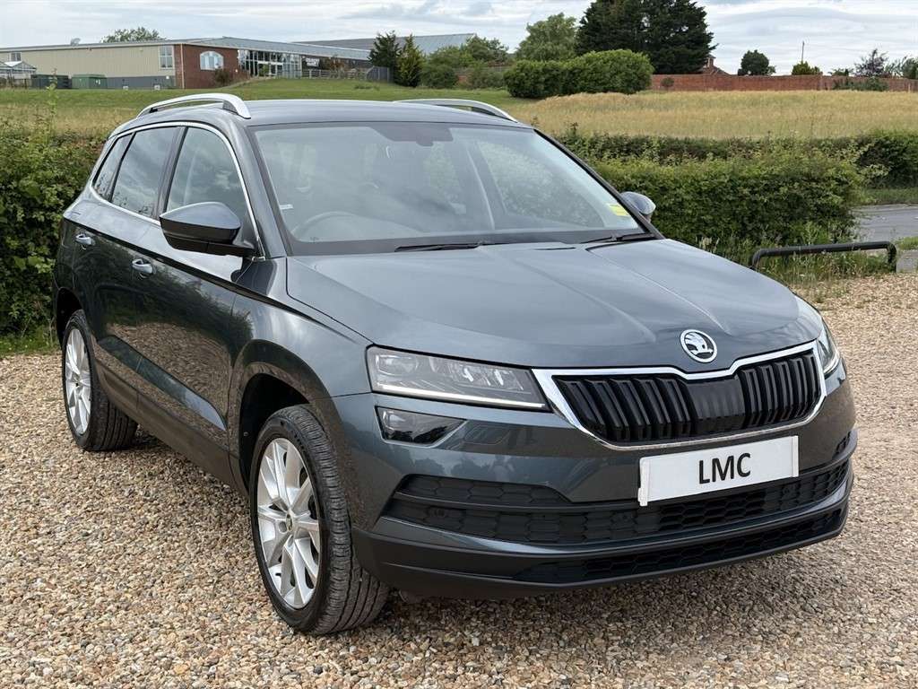 A 2020 SKODA KAROQ 1.0 TSI GPF SE L SUV 5dr Petrol Manual Euro 6 (s/s A 2020 SKODA KAROQ 1.0 TSI GPF SE L SUV 5dr Petrol Manual Euro 6 (s/s