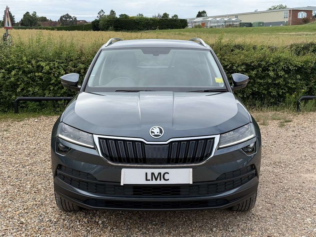 A 2020 SKODA KAROQ 1.0 TSI GPF SE L SUV 5dr Petrol Manual Euro 6 (s/s A 2020 SKODA KAROQ 1.0 TSI GPF SE L SUV 5dr Petrol Manual Euro 6 (s/s