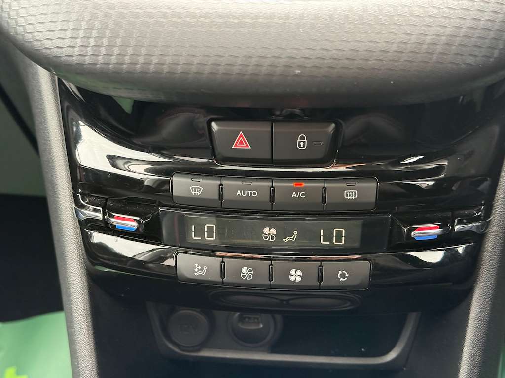 2018 PEUGEOT 2008 2018 PEUGEOT 2008
