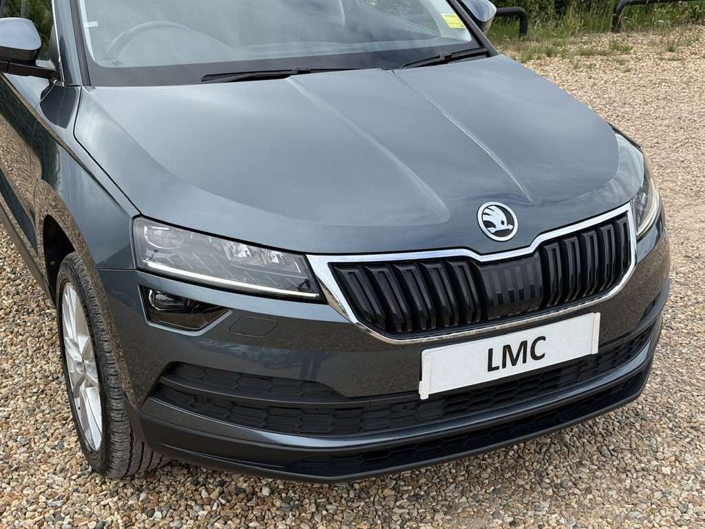 A 2020 SKODA KAROQ 1.0 TSI GPF SE L SUV 5dr Petrol Manual Euro 6 (s/s A 2020 SKODA KAROQ 1.0 TSI GPF SE L SUV 5dr Petrol Manual Euro 6 (s/s