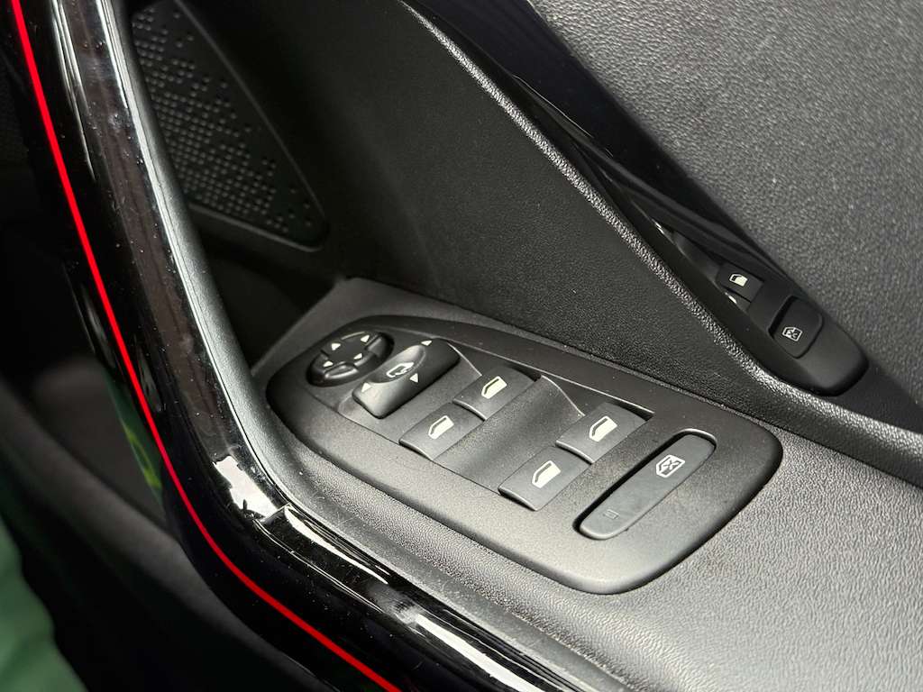 2018 PEUGEOT 2008 2018 PEUGEOT 2008