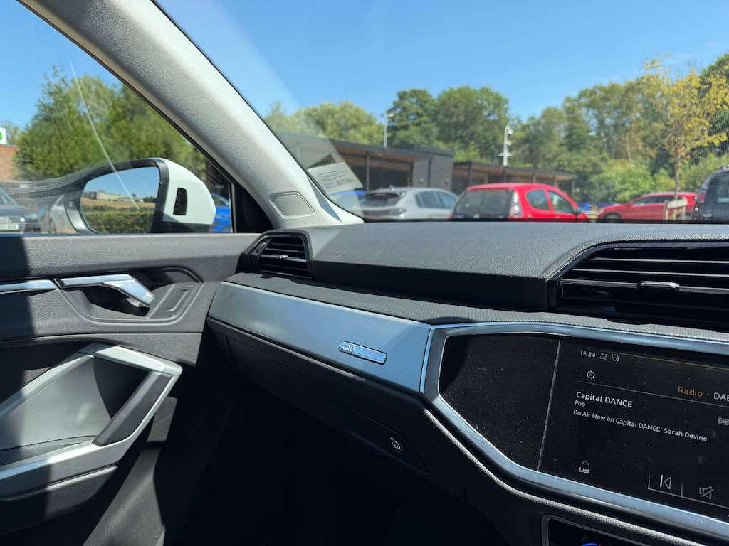 2019 AUDI Q3 2019 AUDI Q3