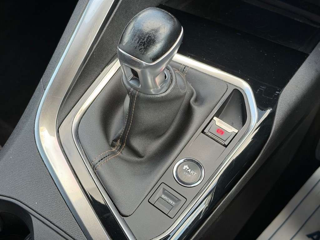 2018 PEUGEOT 3008 2018 PEUGEOT 3008