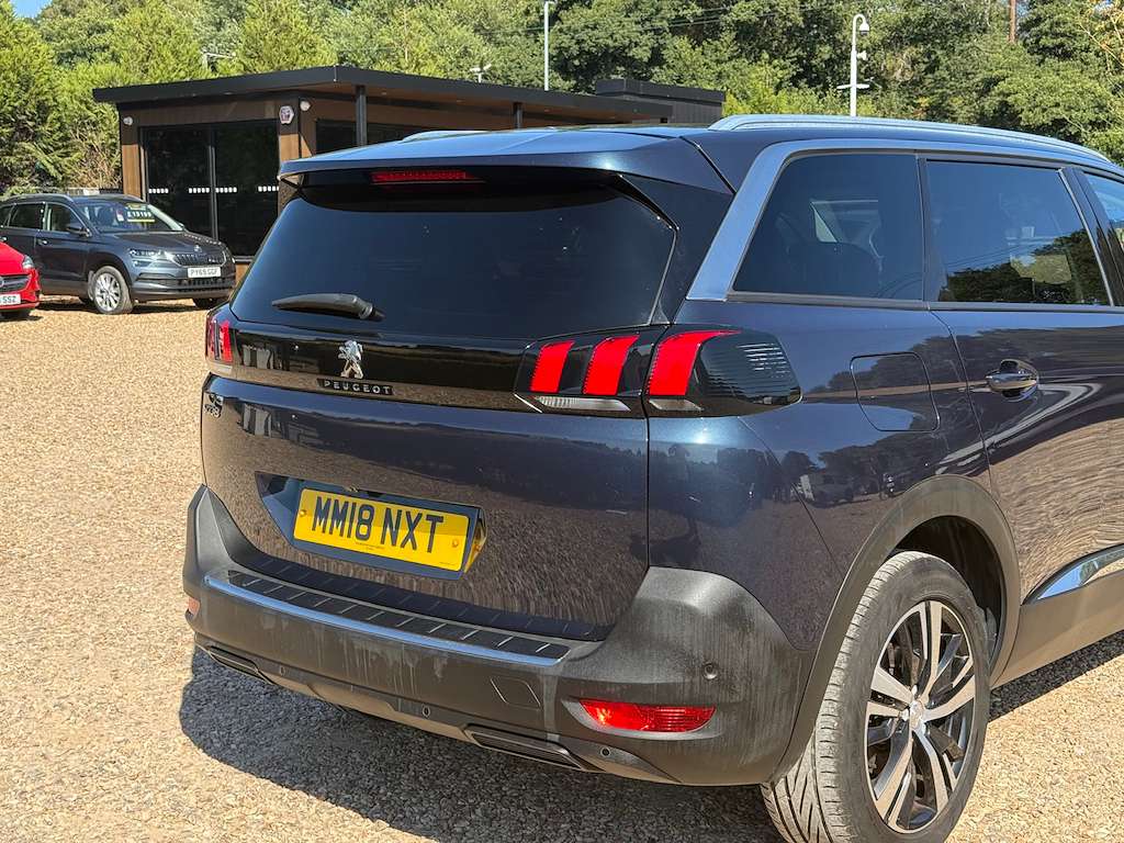 2018 PEUGEOT 5008 2018 PEUGEOT 5008
