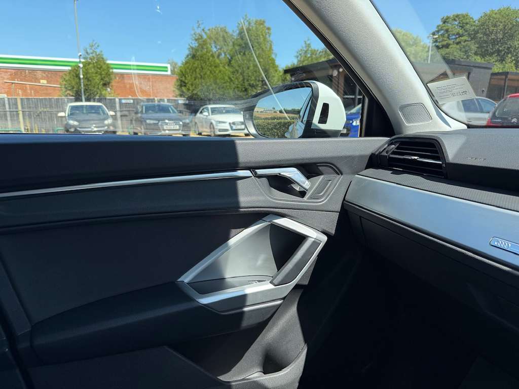 2019 AUDI Q3 2019 AUDI Q3