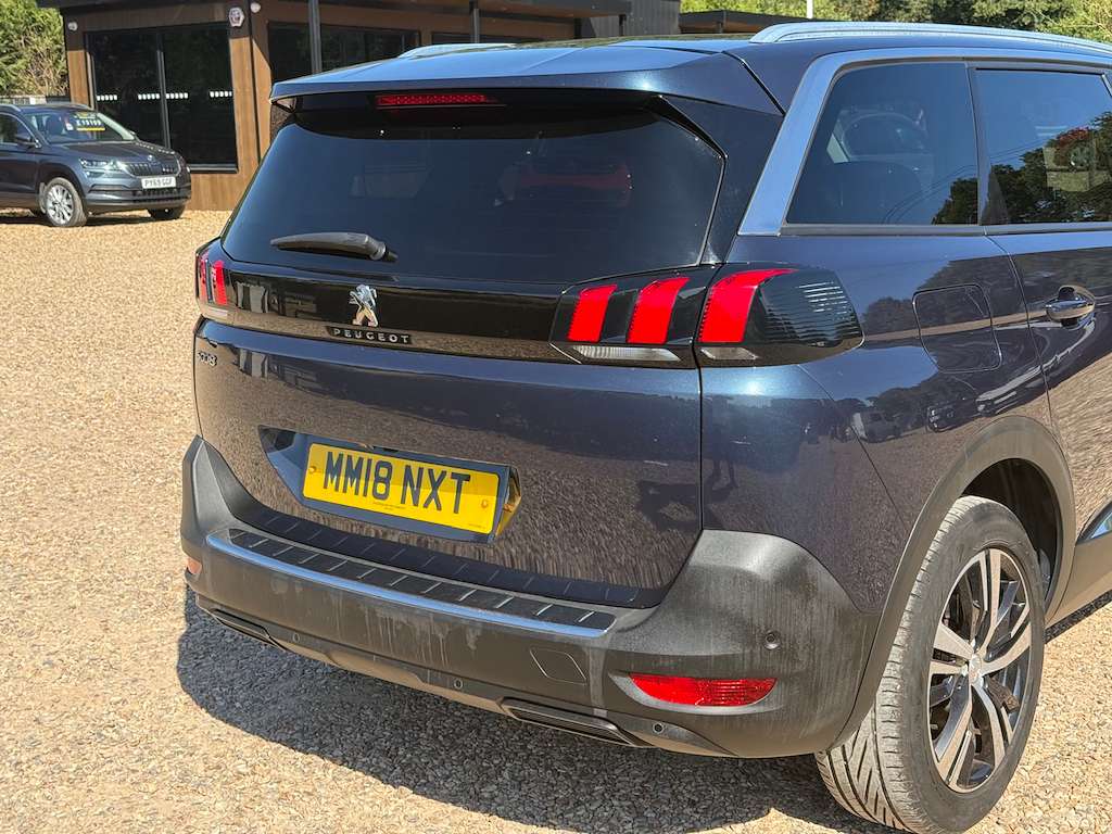 2018 PEUGEOT 5008 2018 PEUGEOT 5008