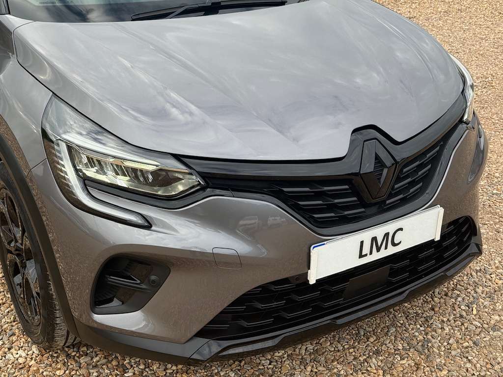 A 2022 RENAULT CAPTUR 1.0 TCe Rive Gauche SE SUV 5dr Petrol Manual Euro A 2022 RENAULT CAPTUR 1.0 TCe Rive Gauche SE SUV 5dr Petrol Manual Euro
