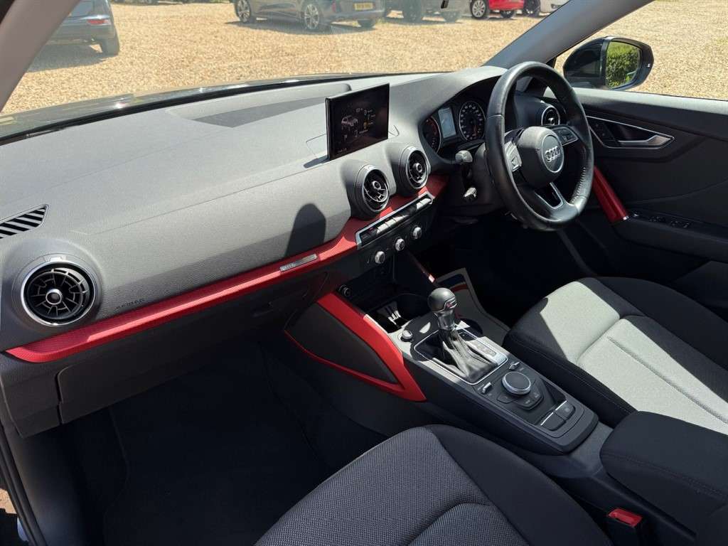 2017 AUDI Q2 2017 AUDI Q2