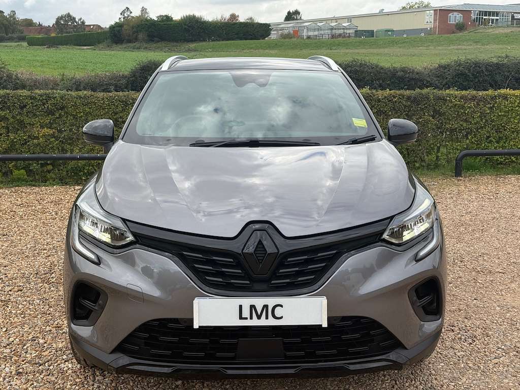 A 2022 RENAULT CAPTUR 1.0 TCe Rive Gauche SE SUV 5dr Petrol Manual Euro A 2022 RENAULT CAPTUR 1.0 TCe Rive Gauche SE SUV 5dr Petrol Manual Euro