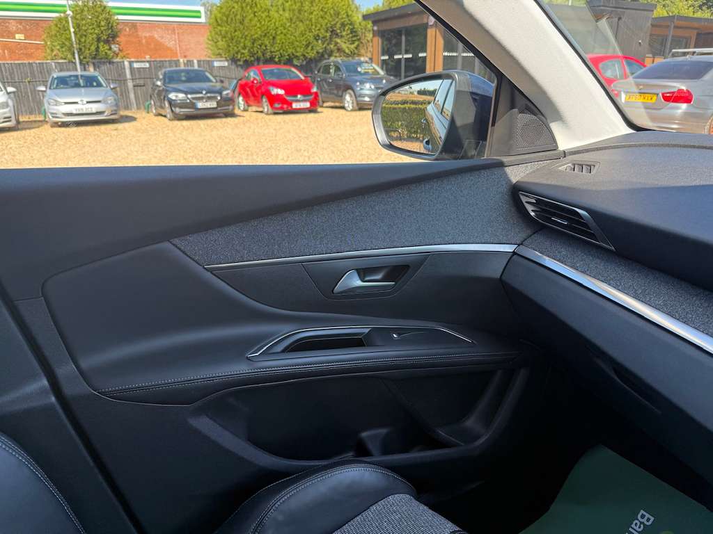 2018 PEUGEOT 5008 2018 PEUGEOT 5008