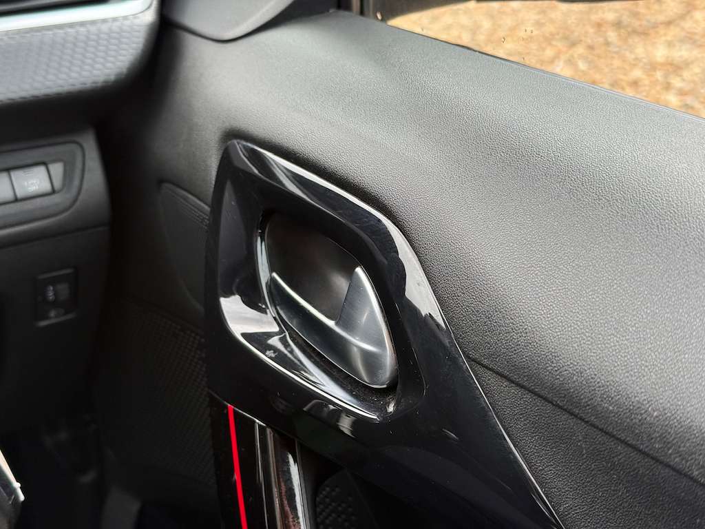 2018 PEUGEOT 2008 2018 PEUGEOT 2008