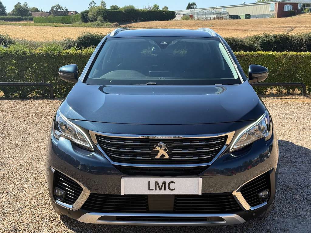 A 2018 PEUGEOT 5008 1.2 PureTech Allure SUV 5dr Petrol Manual Euro 6 ( A 2018 PEUGEOT 5008 1.2 PureTech Allure SUV 5dr Petrol Manual Euro 6 (