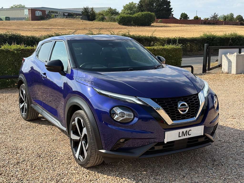 A 2022 NISSAN JUKE 1.0 DIG-T Tekna SUV 5dr Petrol Manual Euro 6 (s/s) A 2022 NISSAN JUKE 1.0 DIG-T Tekna SUV 5dr Petrol Manual Euro 6 (s/s)
