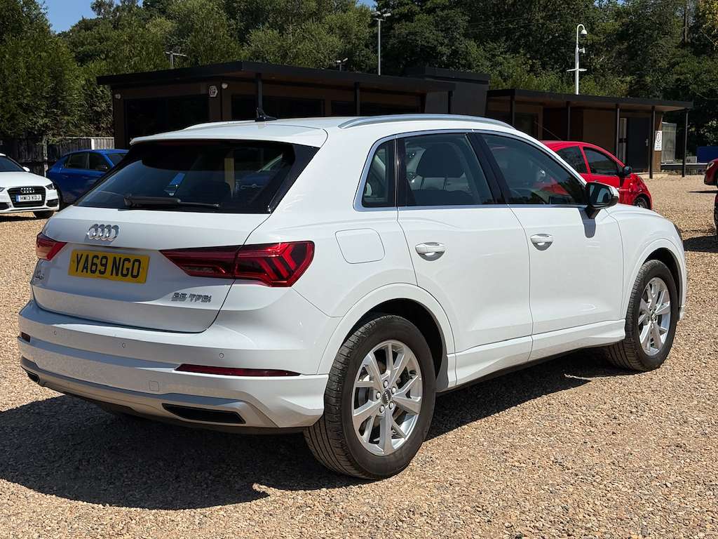 2019 AUDI Q3 2019 AUDI Q3