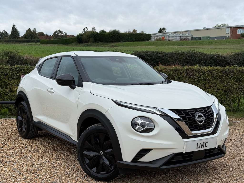 A 2022 NISSAN JUKE 1.0 DIG-T Acenta SUV 5dr Petrol DCT Auto Euro 6 (s A 2022 NISSAN JUKE 1.0 DIG-T Acenta SUV 5dr Petrol DCT Auto Euro 6 (s