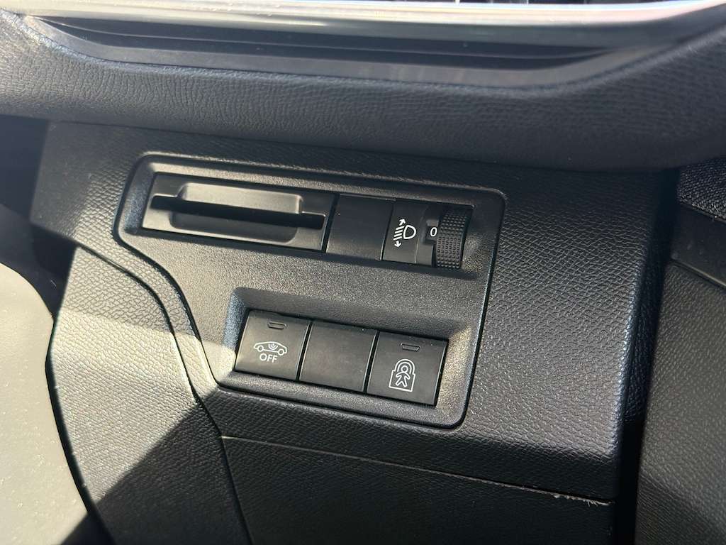 2018 PEUGEOT 5008 2018 PEUGEOT 5008