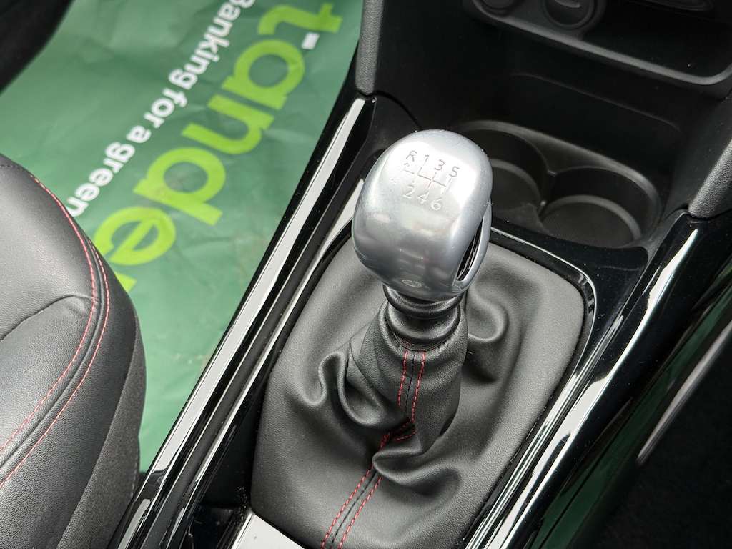 2018 PEUGEOT 2008 2018 PEUGEOT 2008