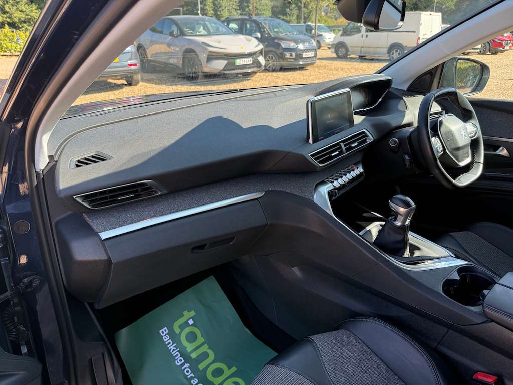2018 PEUGEOT 5008 2018 PEUGEOT 5008