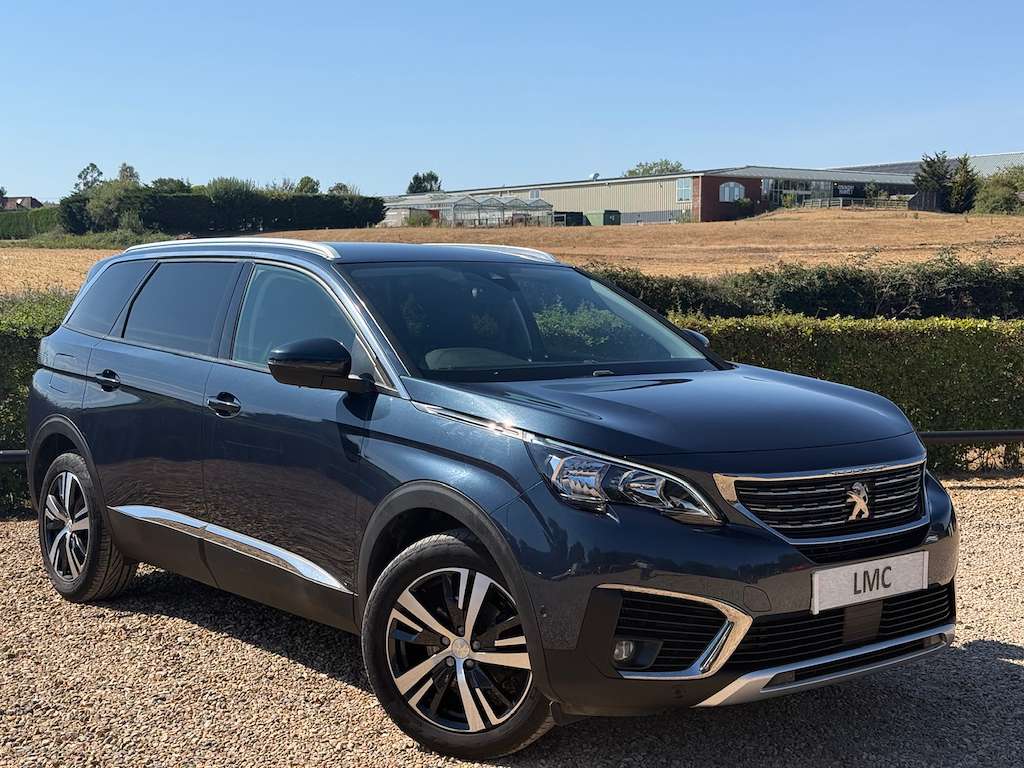 A 2018 PEUGEOT 5008 1.2 PureTech Allure SUV 5dr Petrol Manual Euro 6 ( A 2018 PEUGEOT 5008 1.2 PureTech Allure SUV 5dr Petrol Manual Euro 6 (