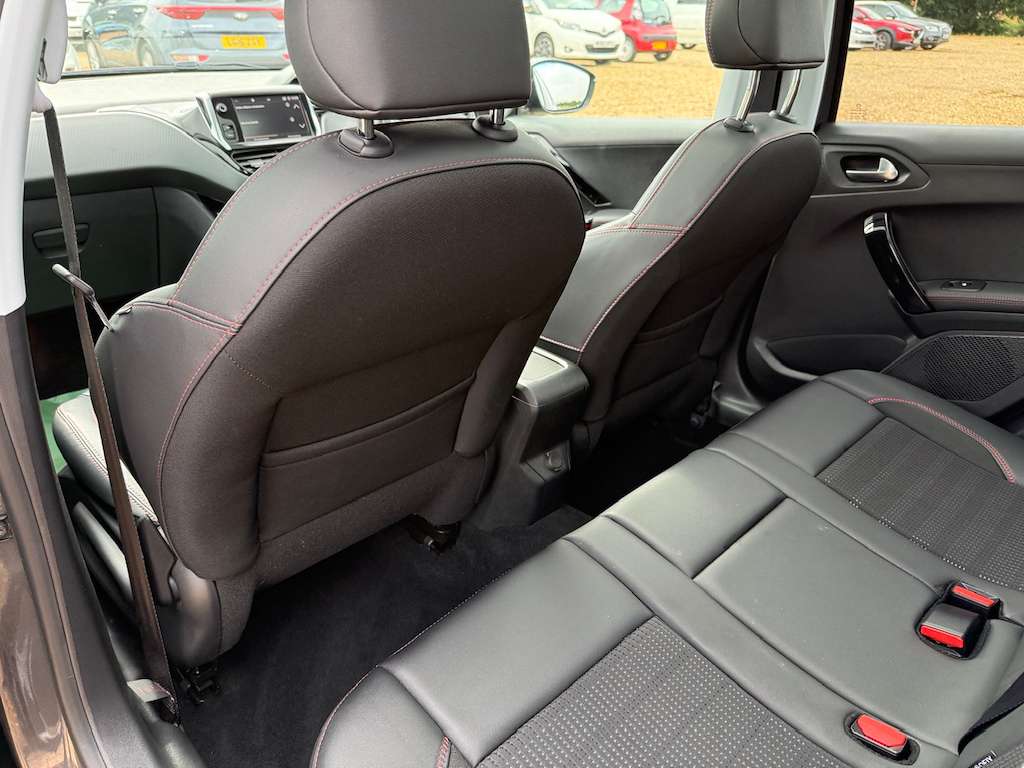 2018 PEUGEOT 2008 2018 PEUGEOT 2008
