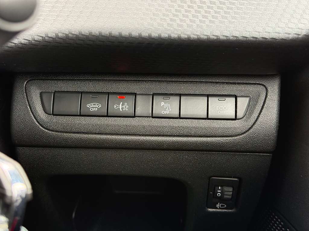 2018 PEUGEOT 2008 2018 PEUGEOT 2008