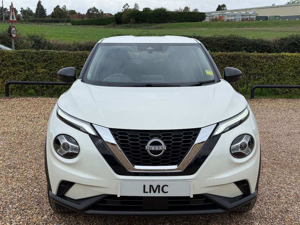 A 2022 NISSAN JUKE 1.0 DIG-T Acenta SUV 5dr Petrol DCT Auto Euro 6 (s A 2022 NISSAN JUKE 1.0 DIG-T Acenta SUV 5dr Petrol DCT Auto Euro 6 (s