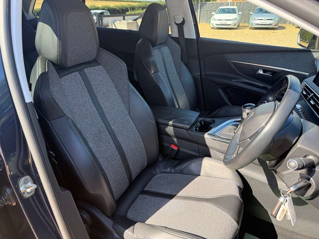 2018 PEUGEOT 5008 2018 PEUGEOT 5008