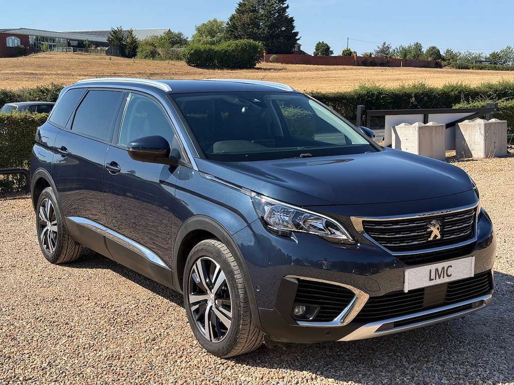 A 2018 PEUGEOT 5008 1.2 PureTech Allure SUV 5dr Petrol Manual Euro 6 ( A 2018 PEUGEOT 5008 1.2 PureTech Allure SUV 5dr Petrol Manual Euro 6 (