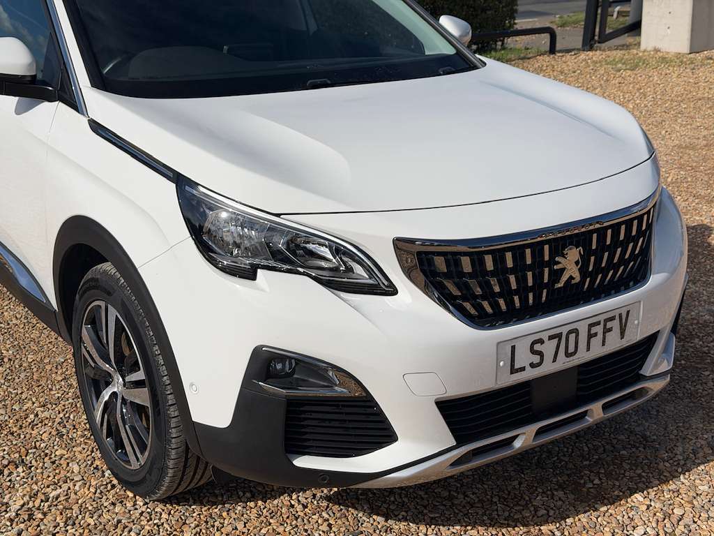 A 2020 PEUGEOT 3008 1.2 PureTech GPF Allure SUV 5dr Petrol EAT Euro 6 A 2020 PEUGEOT 3008 1.2 PureTech GPF Allure SUV 5dr Petrol EAT Euro 6