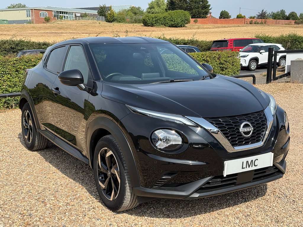 A 2023 NISSAN JUKE 1.0 DIG-T N-Connecta SUV 5dr Petrol DCT Auto Euro A 2023 NISSAN JUKE 1.0 DIG-T N-Connecta SUV 5dr Petrol DCT Auto Euro