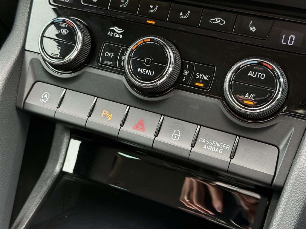 2020 SKODA KAROQ 2020 SKODA KAROQ