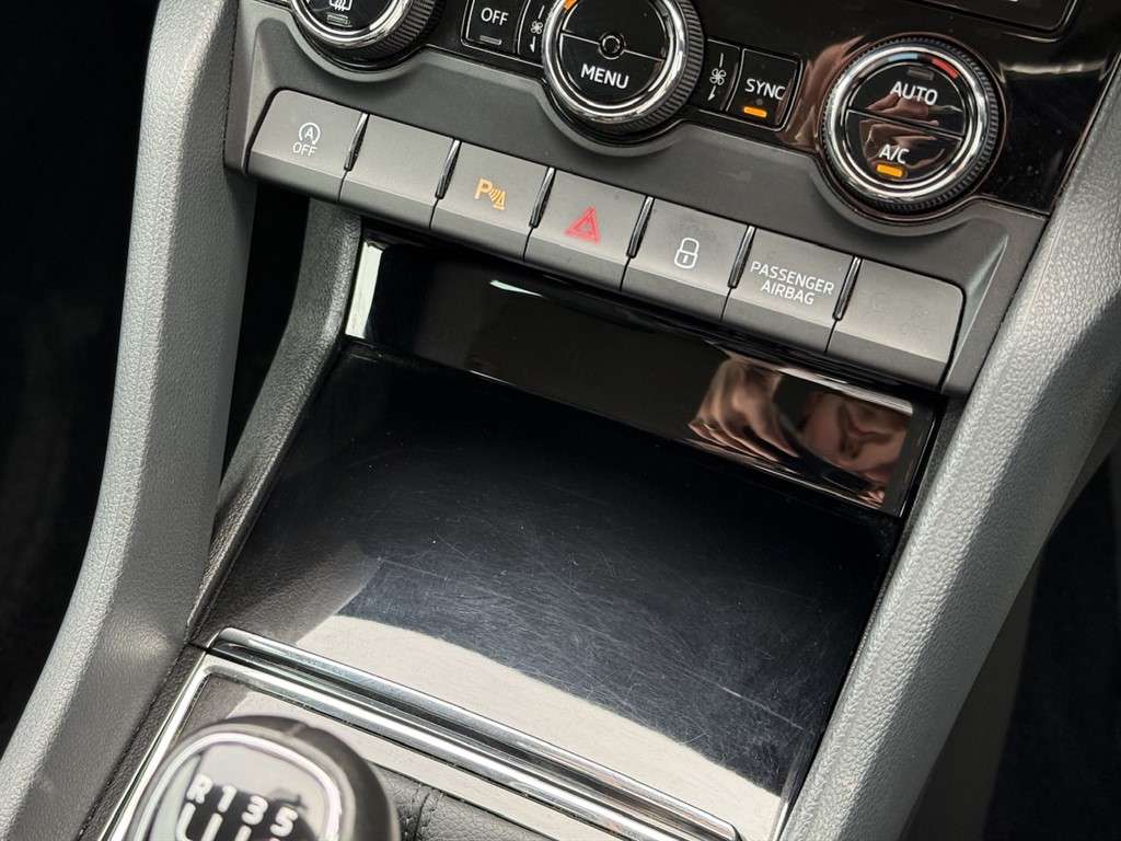 2020 SKODA KAROQ 2020 SKODA KAROQ
