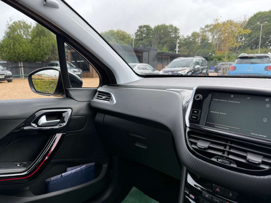 2018 PEUGEOT 2008 2018 PEUGEOT 2008