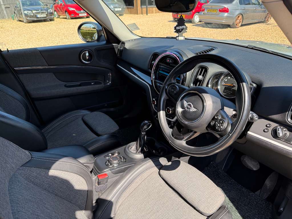 2017 MINI COUNTRYMAN 2017 MINI COUNTRYMAN