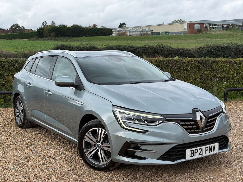 A 2021 RENAULT MEGANE 1.6 E-TECH 9.8kWh Iconic Sport Tourer 5dr Petrol P A 2021 RENAULT MEGANE 1.6 E-TECH 9.8kWh Iconic Sport Tourer 5dr Petrol P