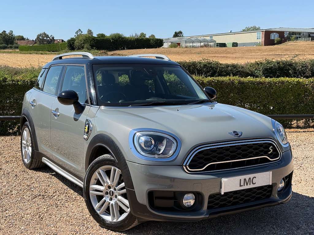 A 2017 MINI COUNTRYMAN 1.5 7.6kWh Cooper SE SUV 5dr Petrol Plug-in Hybrid A 2017 MINI COUNTRYMAN 1.5 7.6kWh Cooper SE SUV 5dr Petrol Plug-in Hybrid