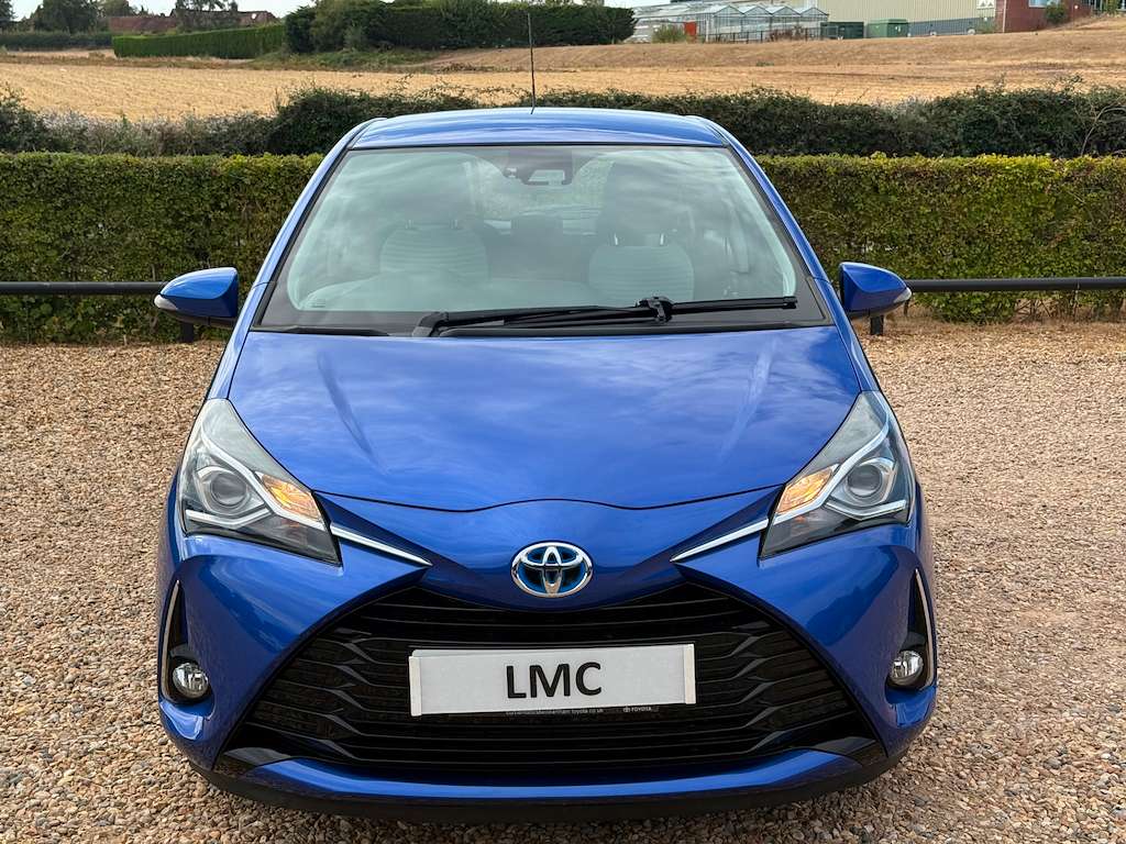 A 2020 TOYOTA YARIS 1.5 VVT-h Icon Tech Hatchback 5dr Petrol Hybrid E- A 2020 TOYOTA YARIS 1.5 VVT-h Icon Tech Hatchback 5dr Petrol Hybrid E-