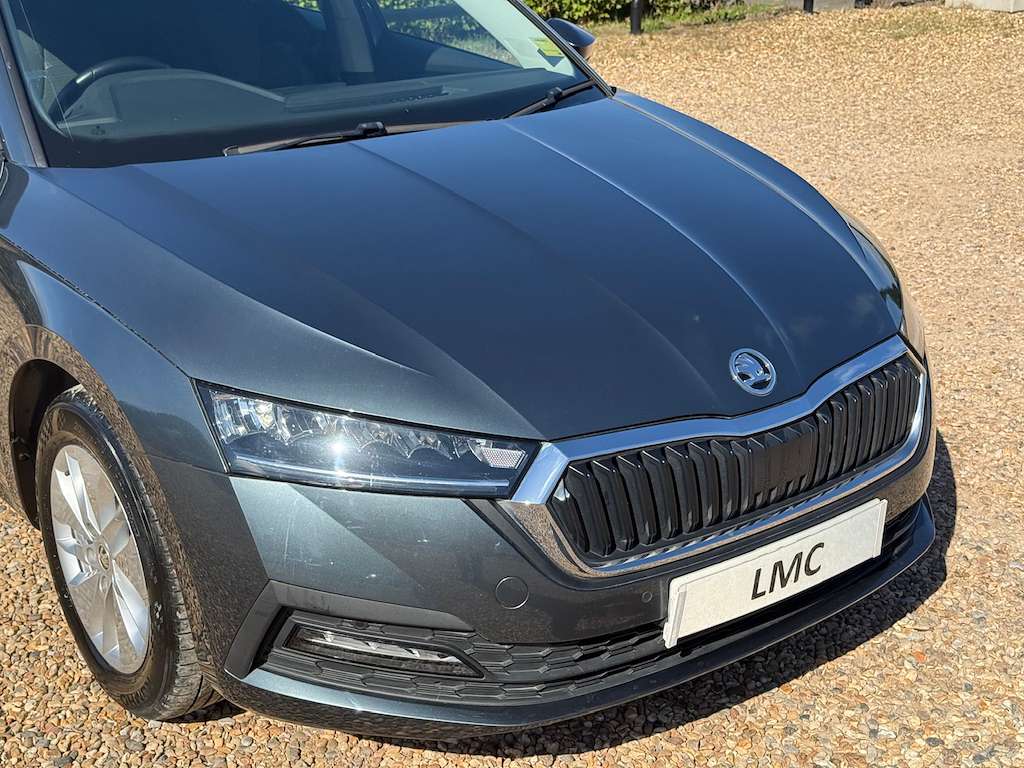 A 2021 SKODA OCTAVIA 1.0 TSI e-TEC MHEV SE Technology Estate 5dr Petrol A 2021 SKODA OCTAVIA 1.0 TSI e-TEC MHEV SE Technology Estate 5dr Petrol