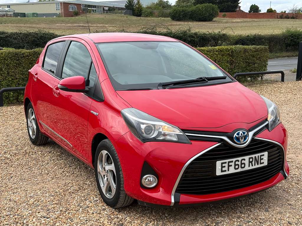 A 2016 TOYOTA YARIS 1.5 VVT-h Icon Hatchback 5dr Petrol Hybrid E-CVT E A 2016 TOYOTA YARIS 1.5 VVT-h Icon Hatchback 5dr Petrol Hybrid E-CVT E