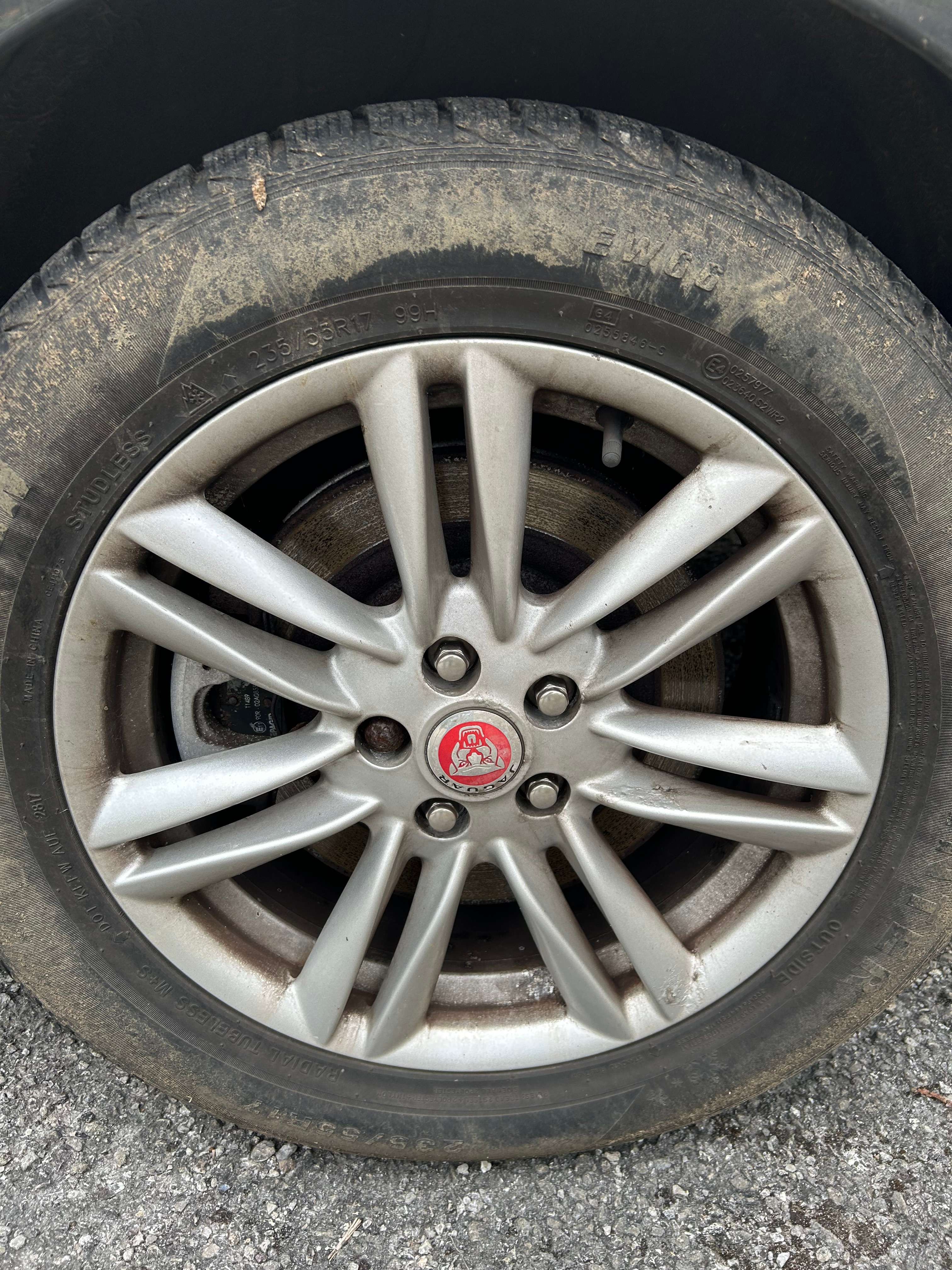 A 2012 JAGUAR XF A 2012 JAGUAR XF